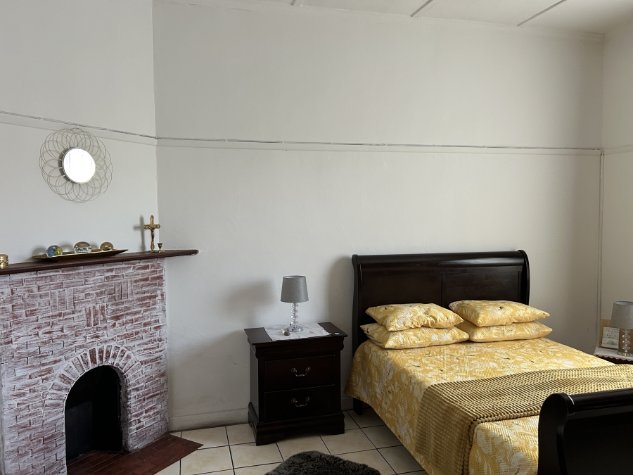 4 Bedroom Property for Sale in Maitland Western Cape